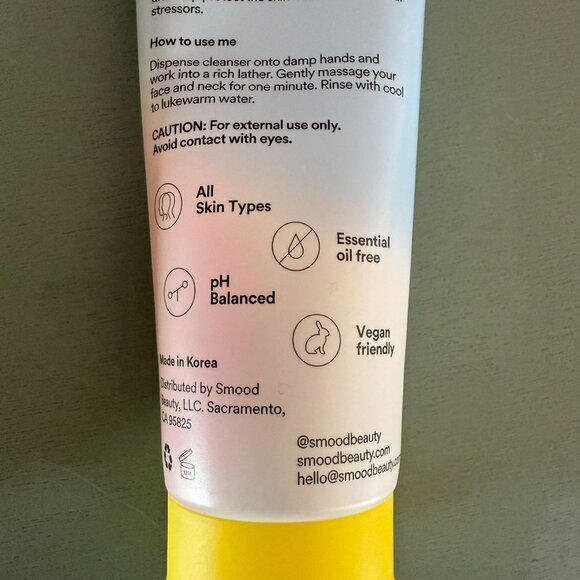 Smood Calm Me Down Antioxidant Cleanser Cream to Foam Glow Formula - Picture 10 of 12